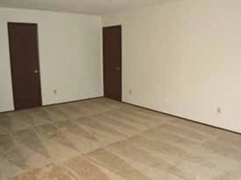 Tristin Square Apartments — Photo 13