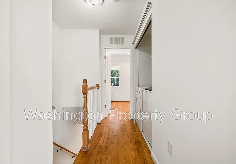 329 18th Pl NE — Photo 35