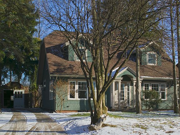 3rd image of 2601 Powell Ave