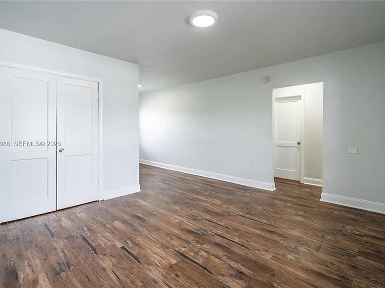 433 NE 82nd St #11 — Photo 4