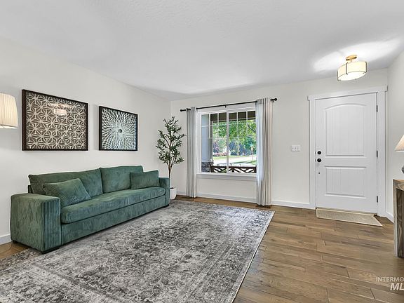 3rd image of 4094 E Arch Dr