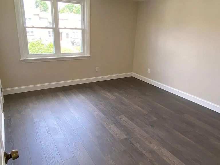 216 W Washington Ave — Photo 6