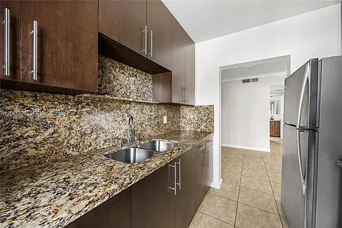 5420 Hollywood Blvd #202 Photo 1