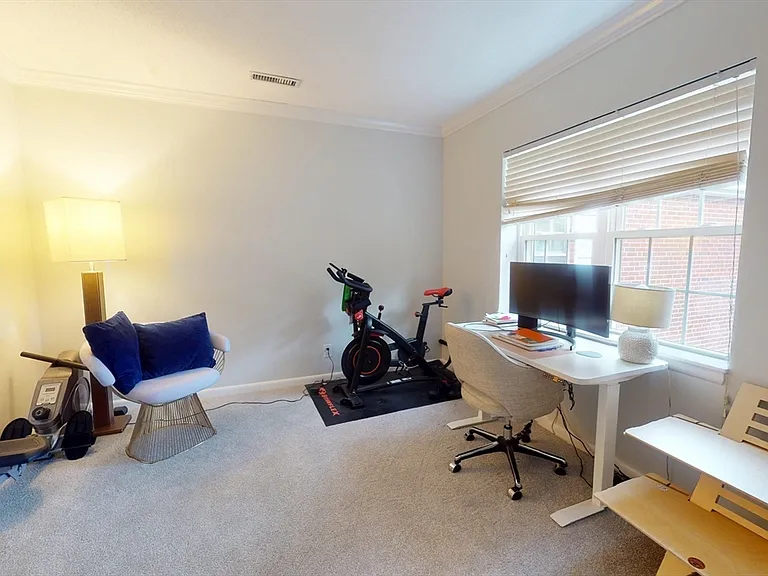 133 Lake Shore Rd #4 — Photo 11