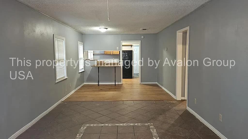 3 bed, 948 sqft, $1,225 — Photo 2