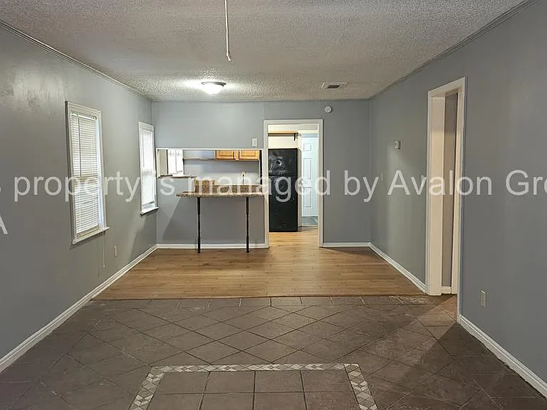 3056 Date St — Photo 2