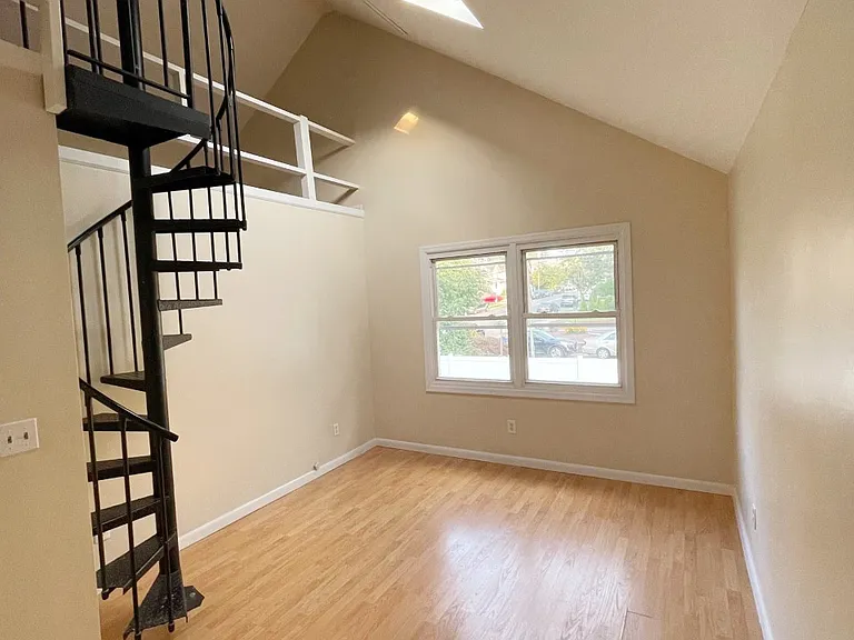 240 Grand Ave #2 — Photo 9