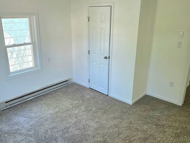 807 S Division St — Photo 14
