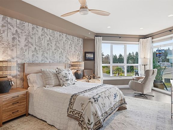 5th image of 439 College Rd #303