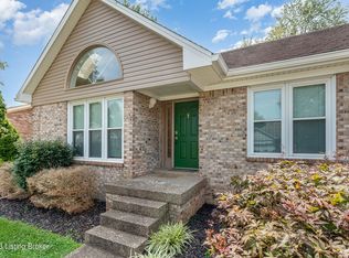 3015 Velden Dr, Louisville, KY 40220