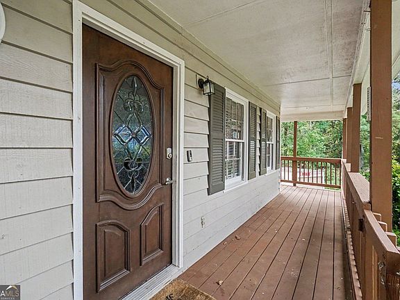 4th image of 481 Don Cir SW