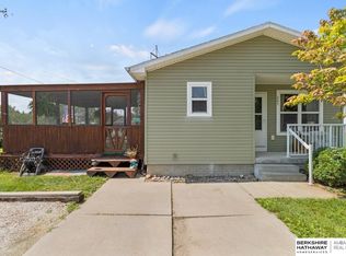 245 E Arthur St, Blair, NE 68008