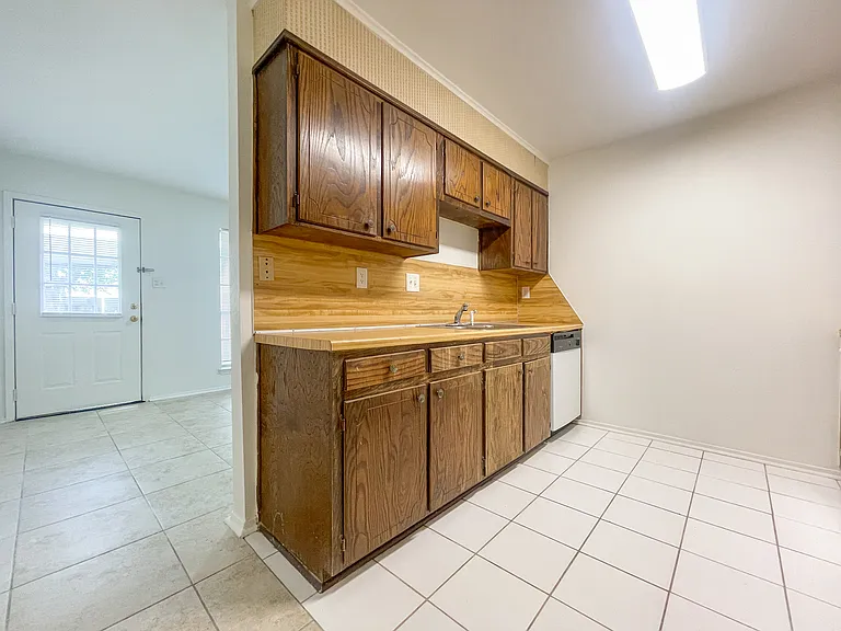 517 Karen Dr — Photo 10