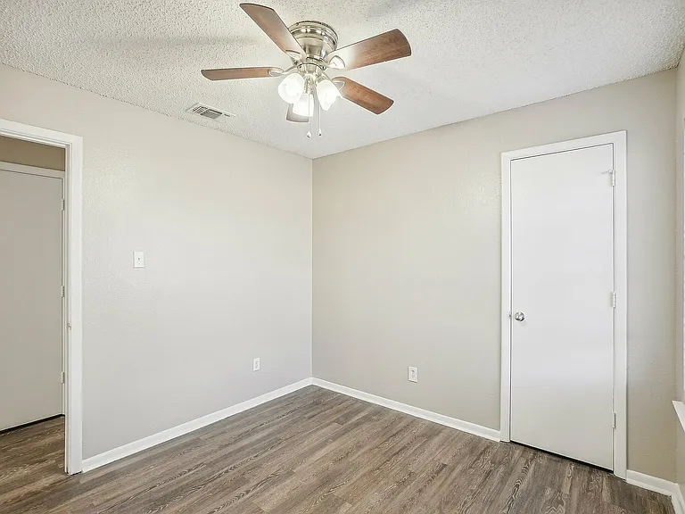 16-web-or-mls-Sappington Pl-014