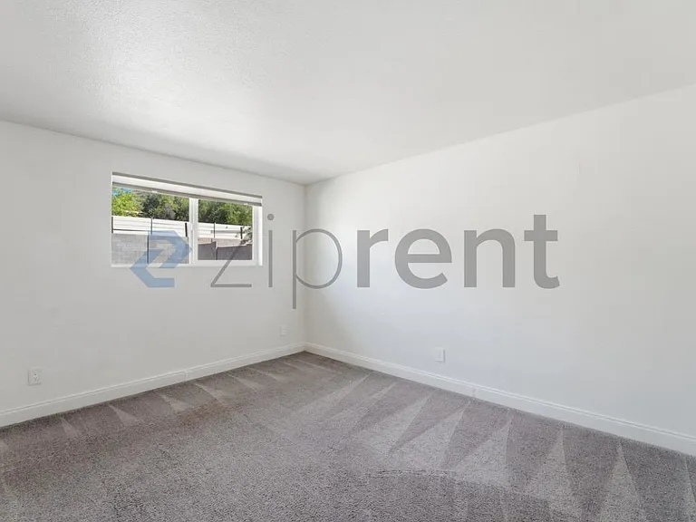 9037 N 14th St — Photo 22