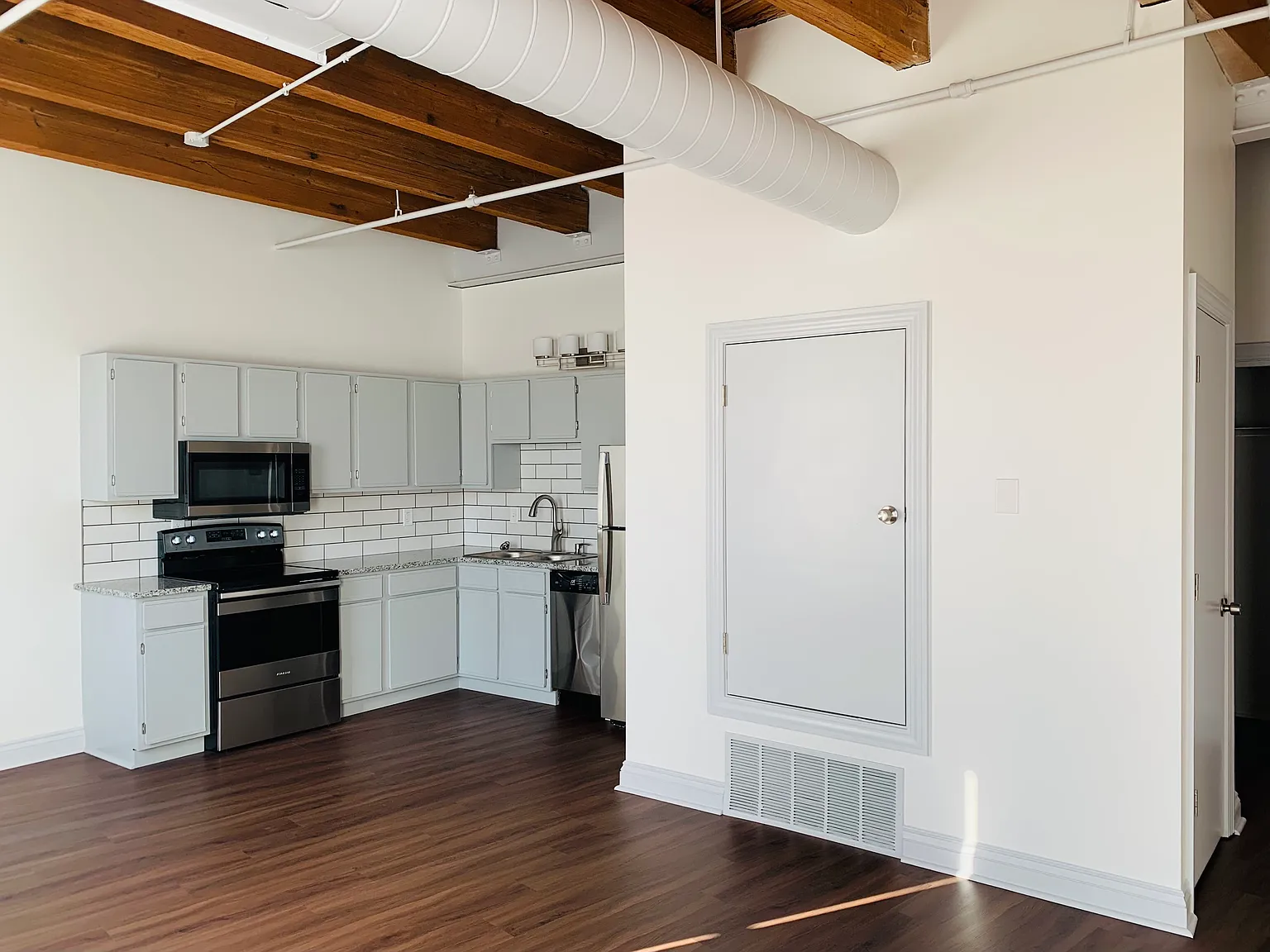 Delaware Lofts — Photo 4