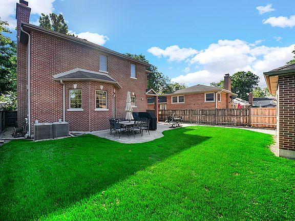 2nd image of 708 S Lincoln Ave