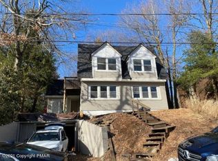 N Lake Dr, Lake harmony, PA 18624