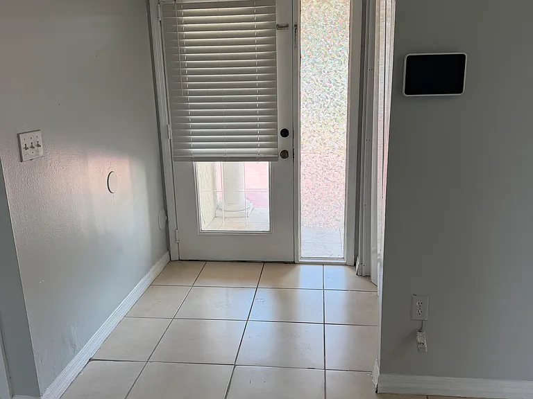 437 Cart Ct — Photo 7
