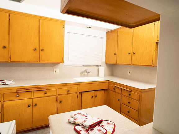 3rd image of 613 E San Jose Ave #H
