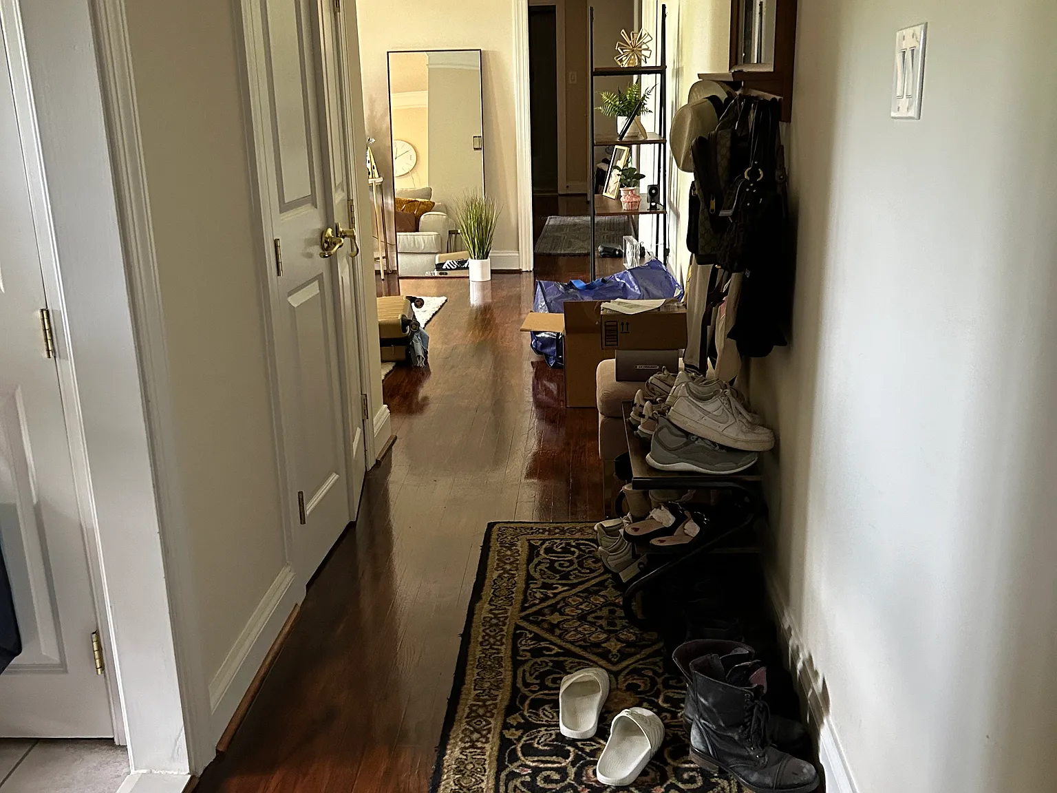 2 bed, 950 sqft, $2,300 — Photo 3