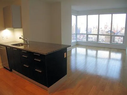 Rented by Kian Realty | media 3