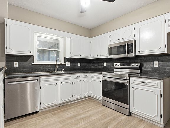 5th image of 4707 Norcross Rd