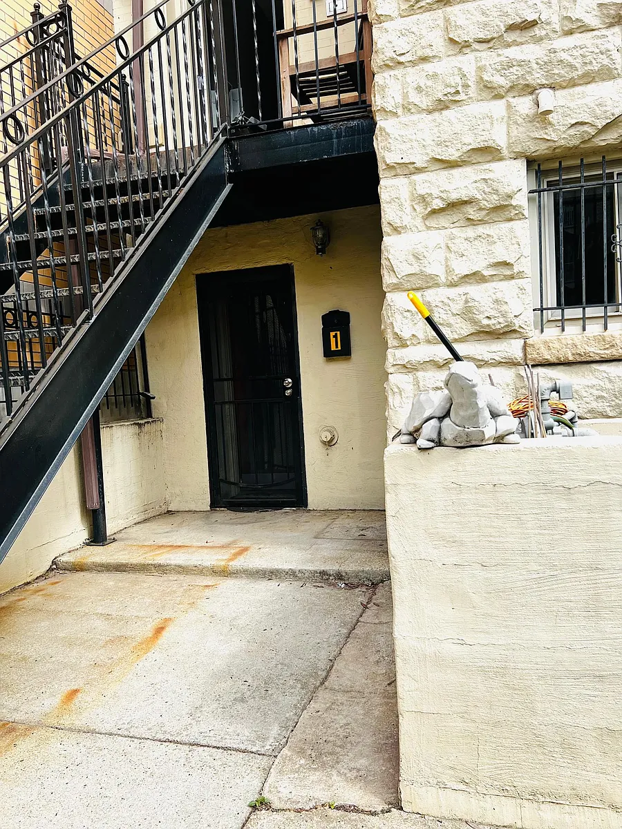 Building Photo - 1305 Clifton St NW #1
