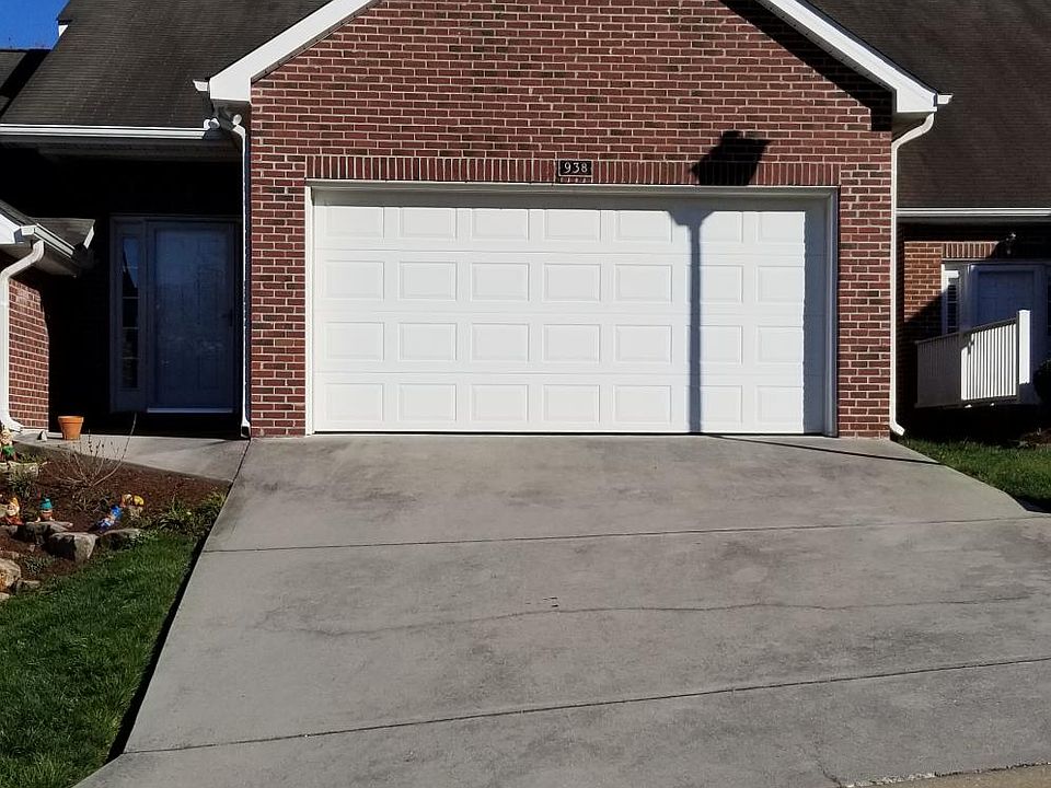 1st image of 938 Webster Groves Ln