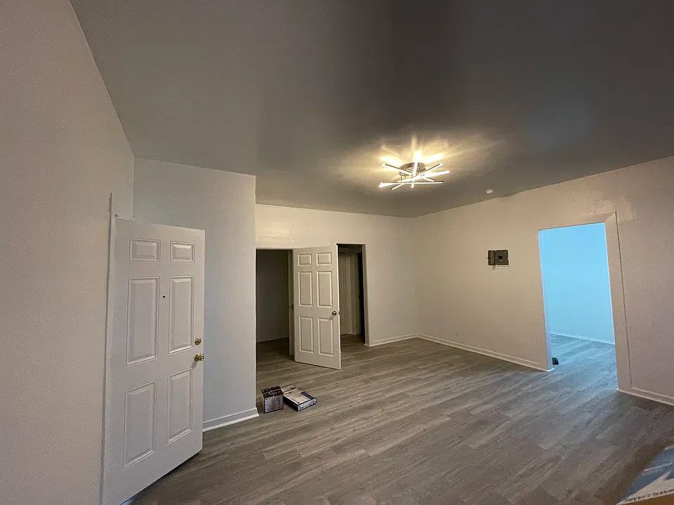 Living Room - Showing Entry Door and Large Walk In Closet/ Room Space, 

NEW PRICE 
 $1,575.00 AS OF 2/27/2025