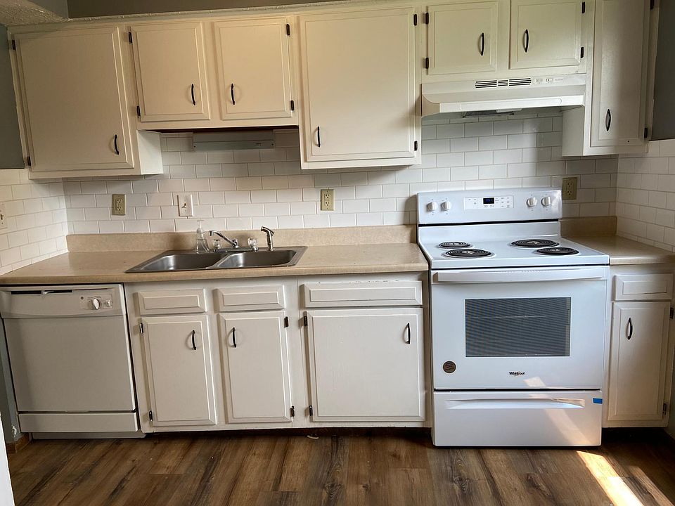2nd image of 1960 Elbert Dr