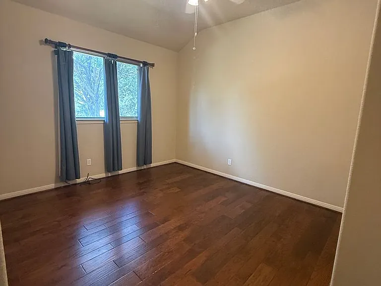 270 Delanoy — Photo 29