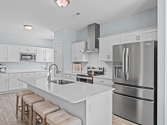4th image of 513 Orchard Creek Drive