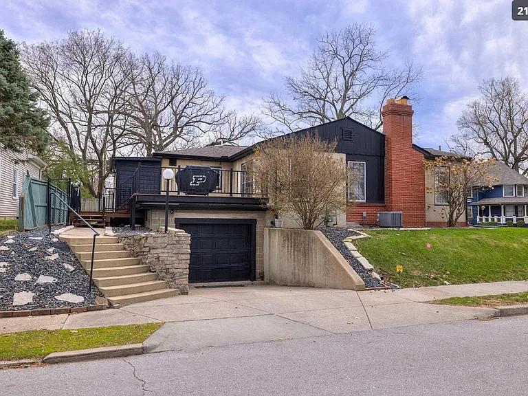 1101 S 9th St — Photo 3