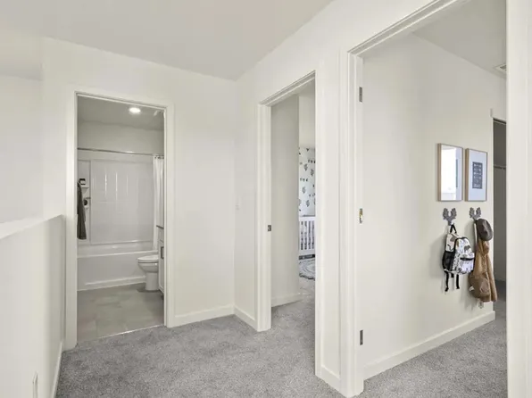 8897 Dracut Dr, Elk Grove, CA 95758
