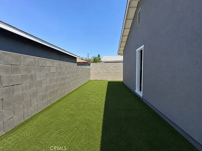 1417 W 3rd St — Photo 12