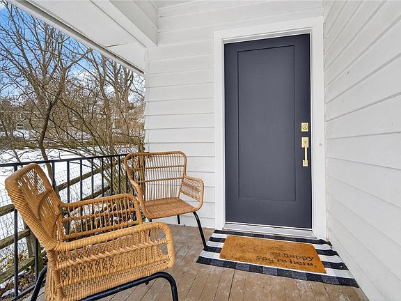 2nd image of 104 Valley Rd