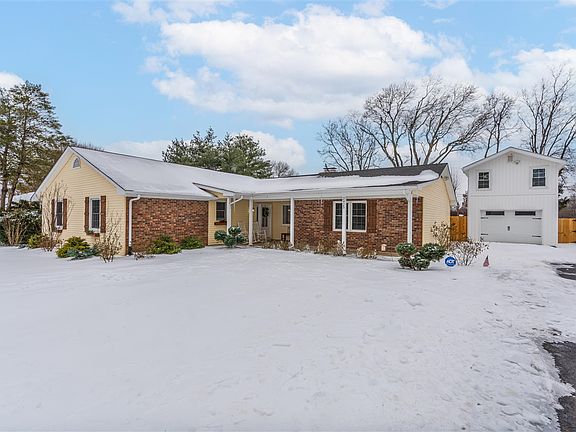 3rd image of 2425 Heather Dr