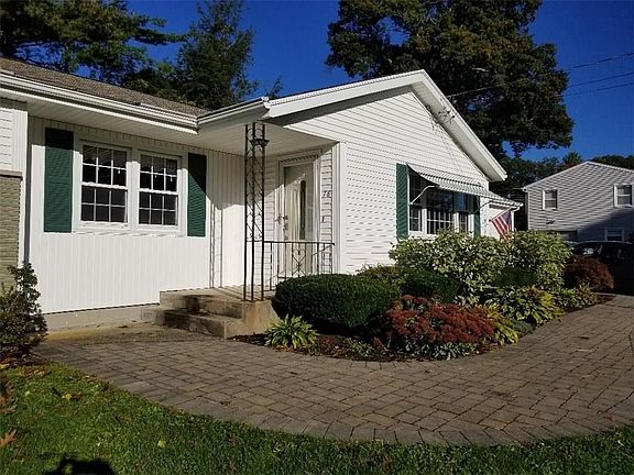 4th image of 16 Candlewood Dr