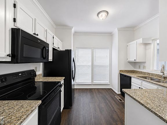 5th image of 1940 Waterford Pl Unit 1940