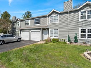 549 Meadow Hill Ln, Round Lake Beach, IL
