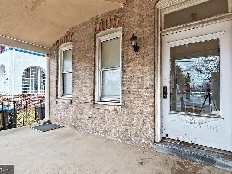 1117 W Main St #D1 — Photo 1