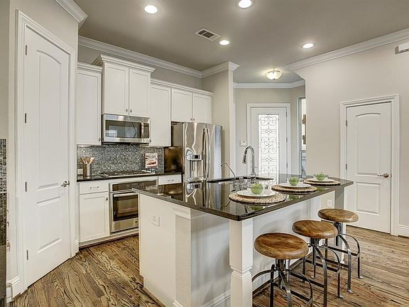 3rd image of 1215 Creekside Acres Ct