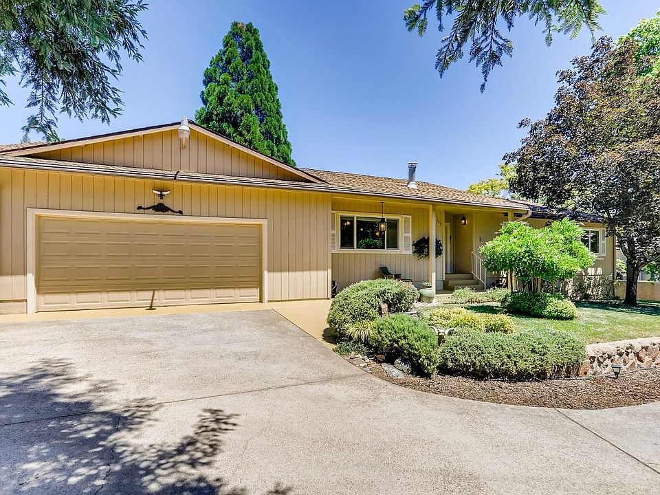 1st image of 683 Wentworth Ct