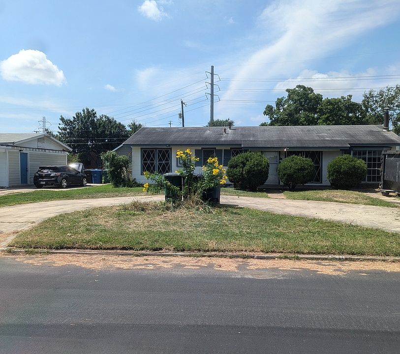 1st image of 130 HARCOURT AVE