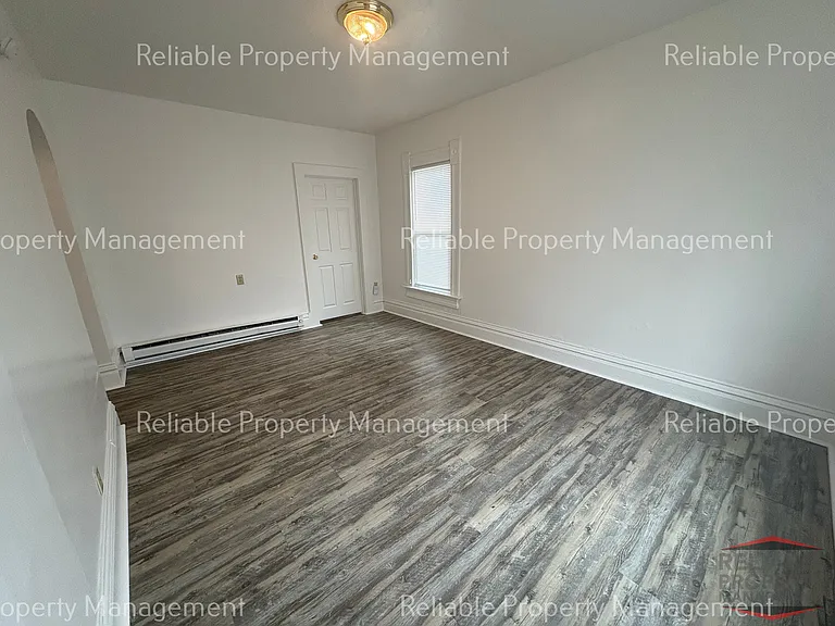 124 N Corner Ave #2 — Photo 3