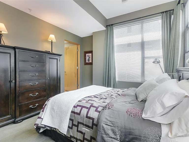 309 W Washington Ave #401 — Photo 27
