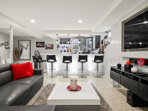 198-31 Pompeii Avenue image 13 of 14