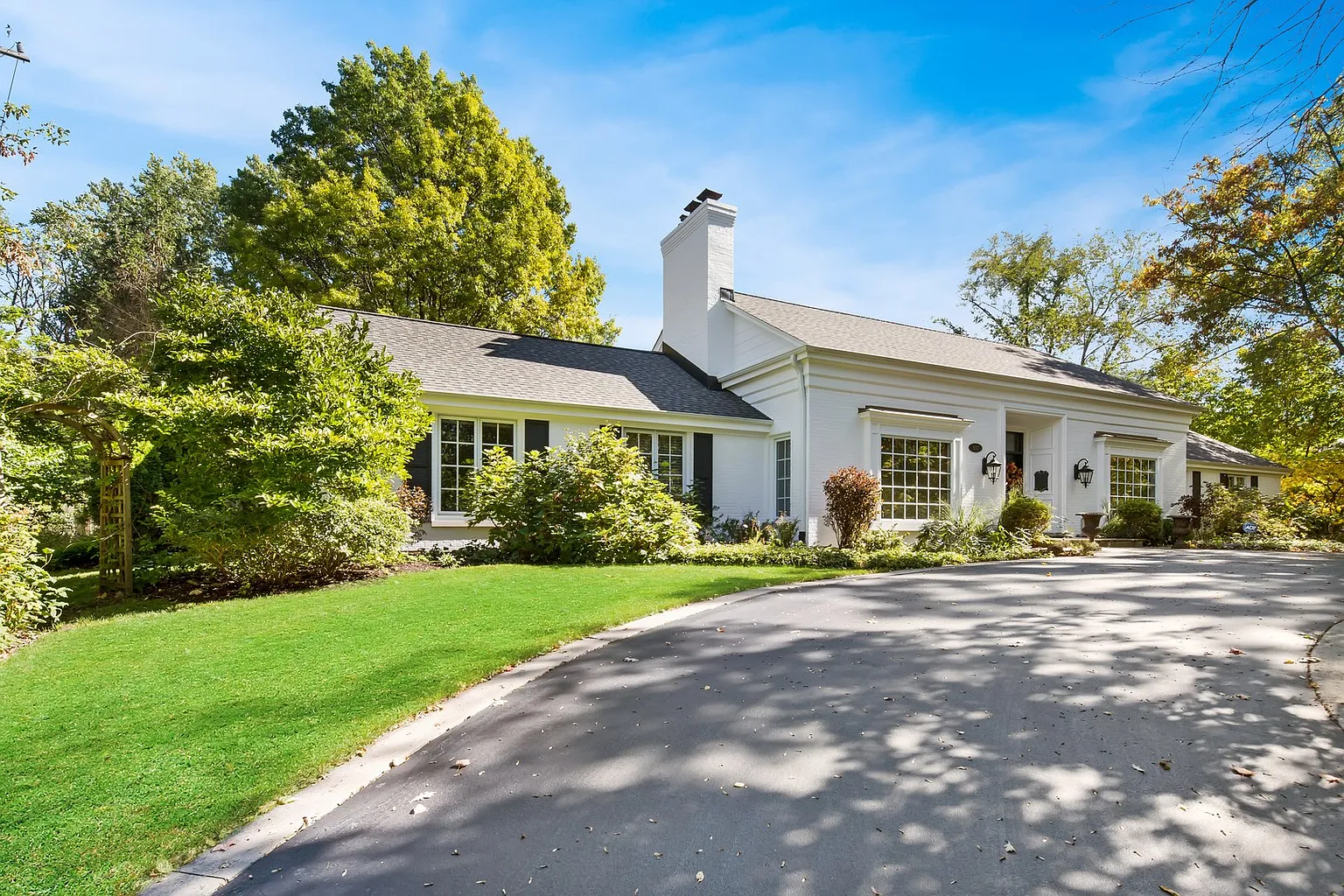 5327 Brookbank Rd photo 1