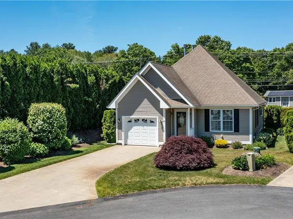 40 Enzo Dr, Coventry, RI 02816